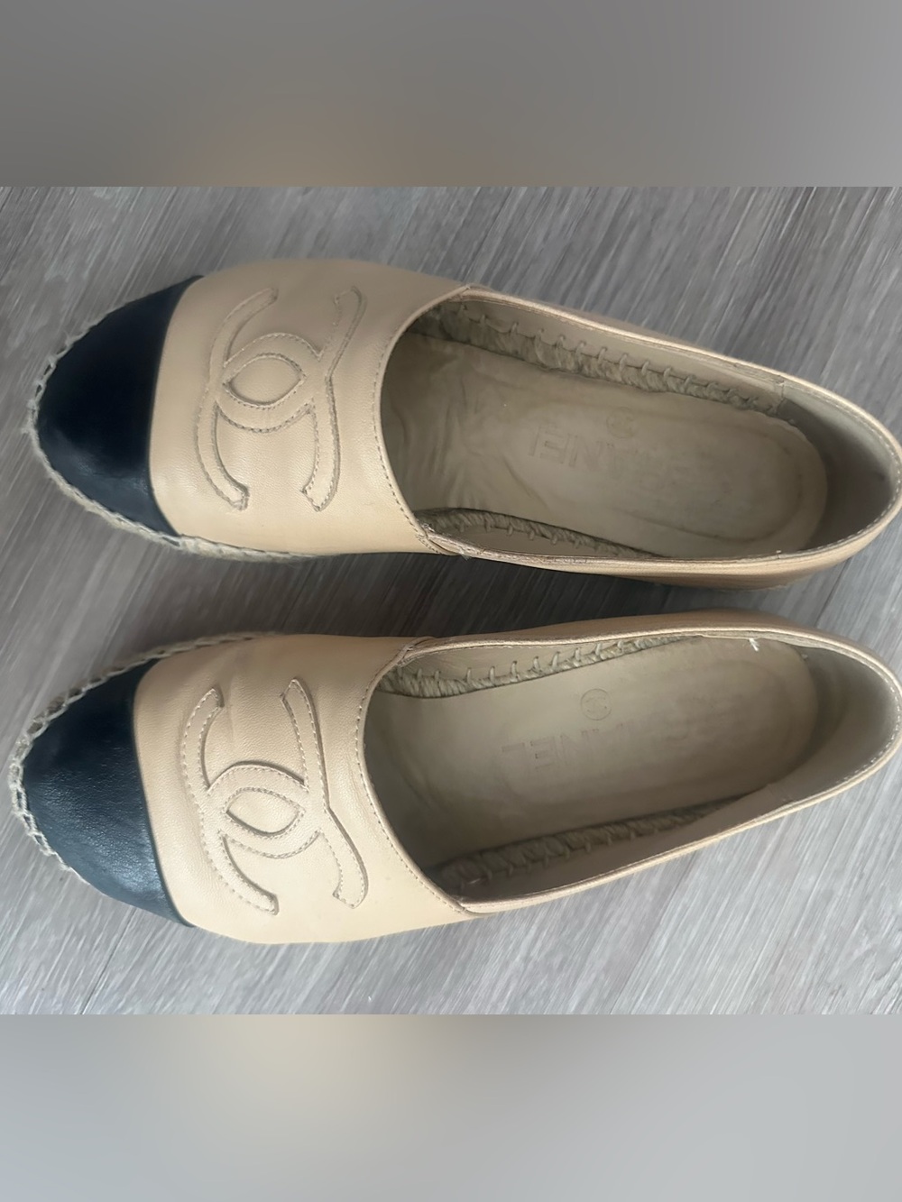 Chanel Beige and Black Leather Espadrille Flats - AUTHENTIC - Picture 3 of 7